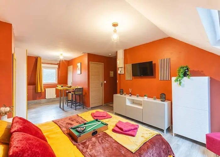 Appartamento Le Red Line I Netflix I Billard I Wifi I Parking I Centre-ville - Cosy & Confort Valenciennes